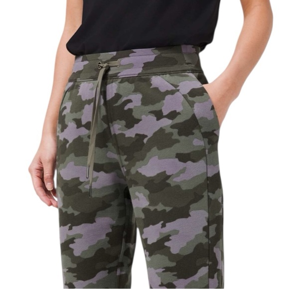 LULULEMON Scuba Heritage 365 Camo Dusky Lavende HR Fleece 28" Joggers Size 4 - Picture 12 of 13